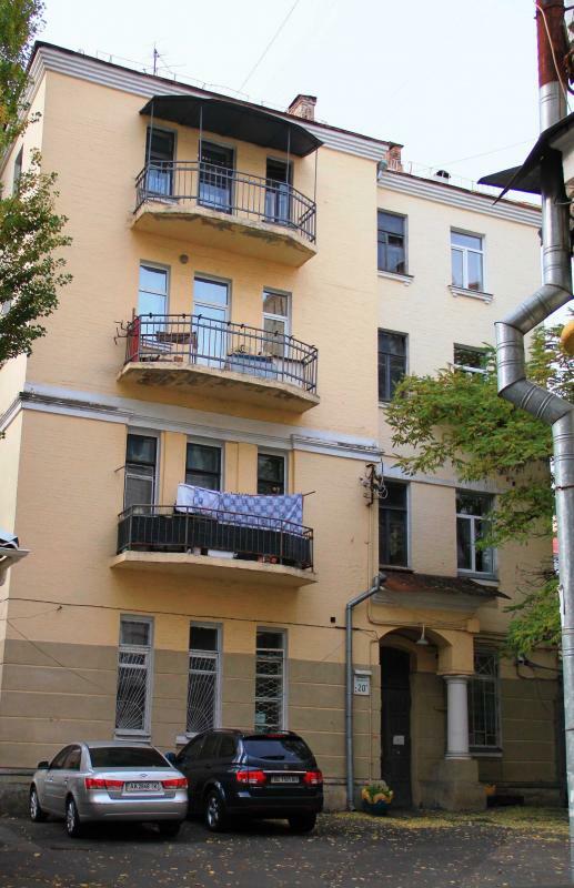 Киев, Льва Толстого ул., 9А
