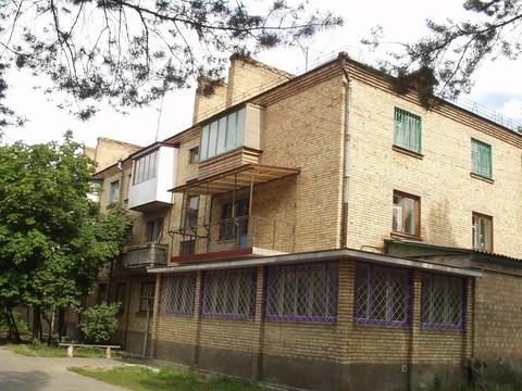 Київ, Радистів вул., 49