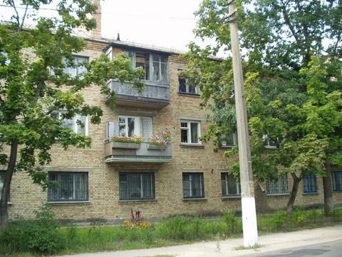 Київ, Радистів вул., 49