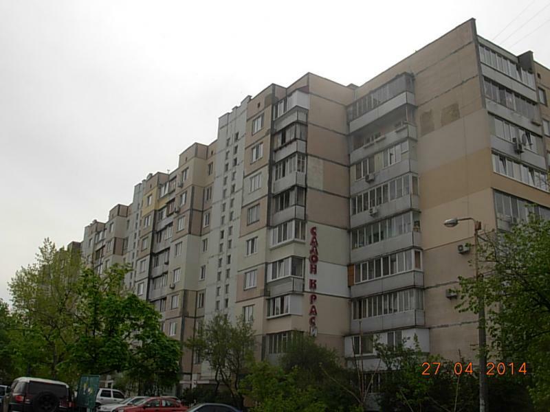 Київ, Героїв Дніпра вул., 62