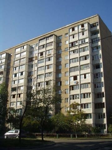 Киев, Героев Днепра ул., 17