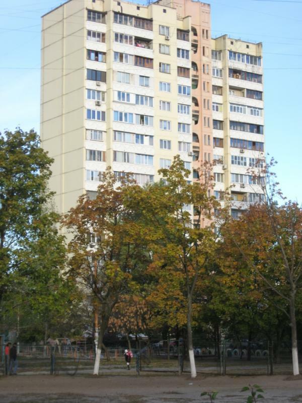 Киев, Героев Днепра ул., 36