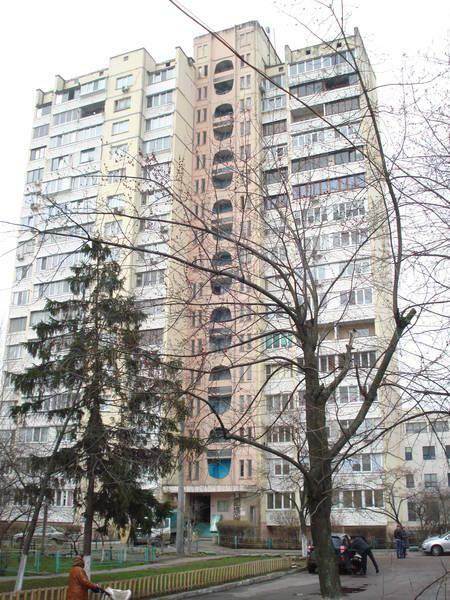 Киев, Героев Днепра ул., 36