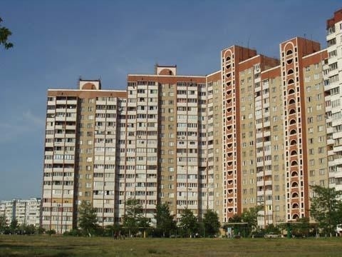 Київ, Каштанова вул., 15Б