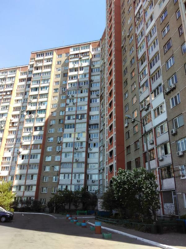 Киев, Каштановая ул., 15Б