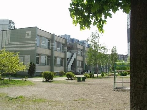 Киев, Каштановая ул., 12