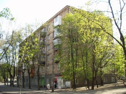 Киев, Искровская ул., 1