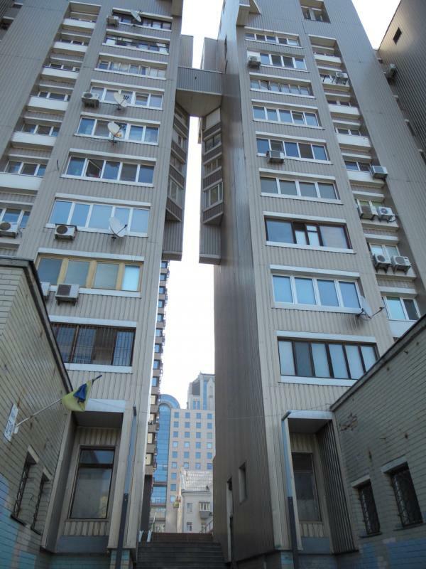 Киев, Казимира Малевича ул., 37/41