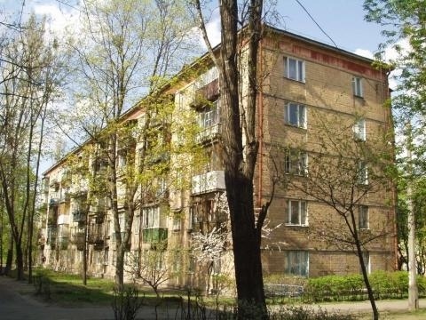 Киев, Искровская ул., 18