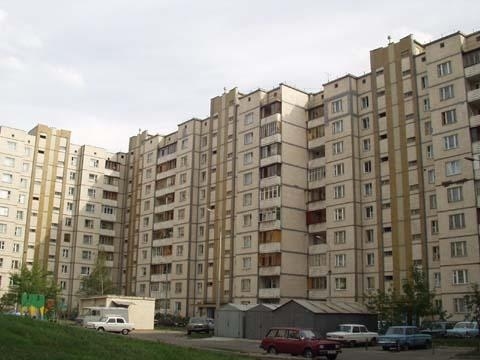 Киев, Ларисы Руденко ул., 11А