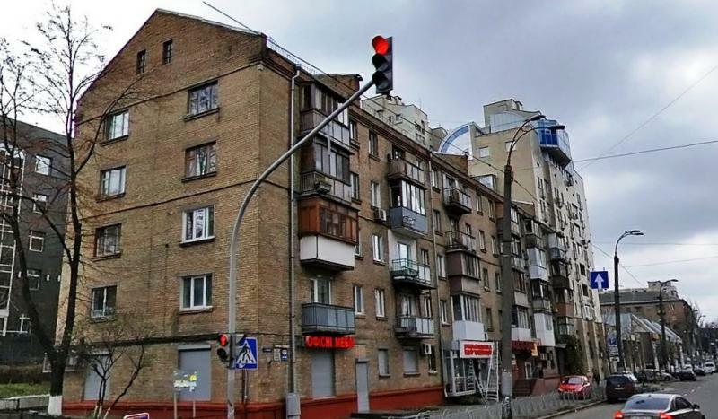 Київ, Володимира Антоновича вул., 155