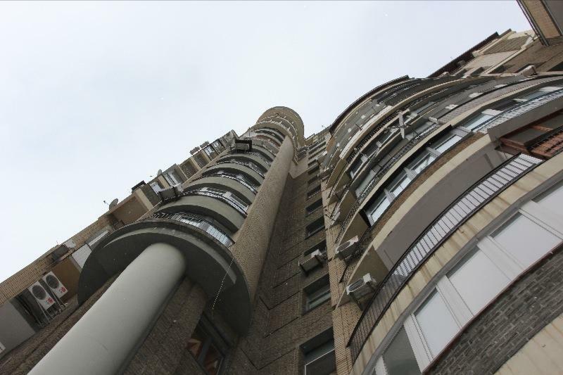 Київ, Назарівська вул., 11
