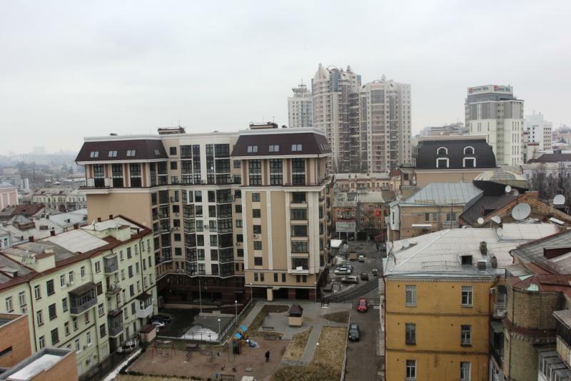 Київ, Назарівська вул., 11