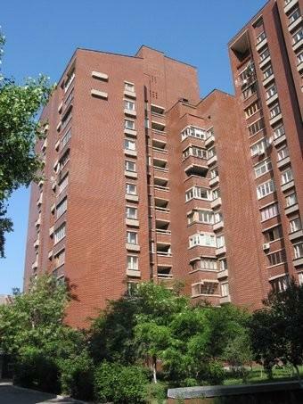 Київ, Володимира Антоновича вул., 166