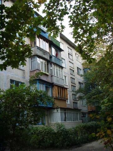 Київ, Івана Виговського вул., 12А