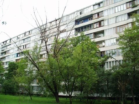 Київ, Ентузіастів вул., 43