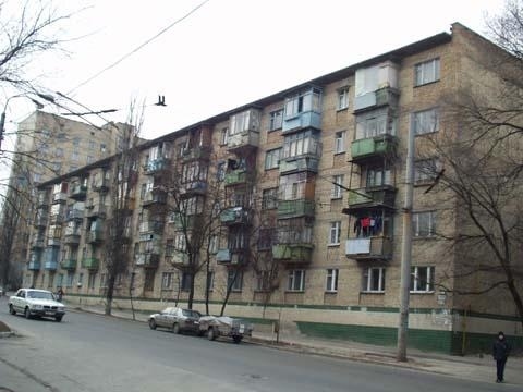 Київ, Сирецька вул., 32-34