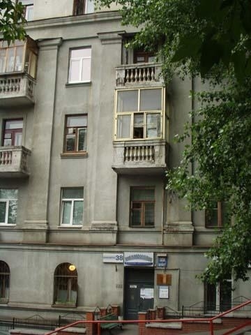 Киев, Шелковичная ул., 38