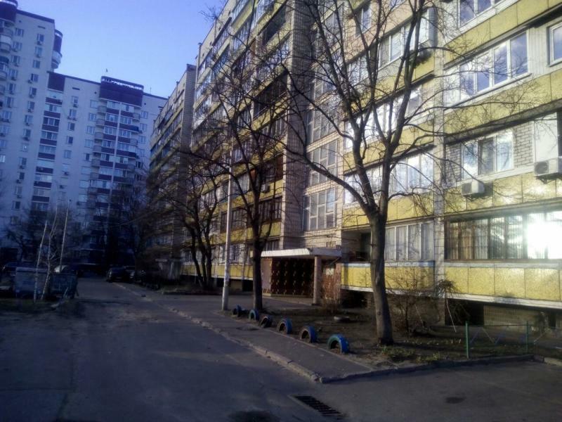 Киев, Горловская ул., 38/40