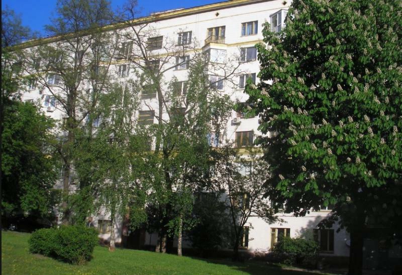 Киев, Дружбы Народов бул., 32