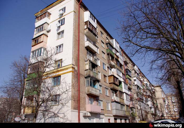 Киев, Дружбы Народов бул., 32