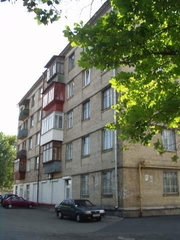 Оренда 4-кімнатної квартири 160 м², Дружби Народів бул., 14