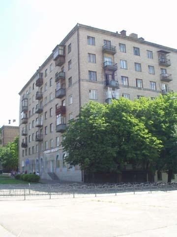 Київ, Дружби Народів бул., 18/7
