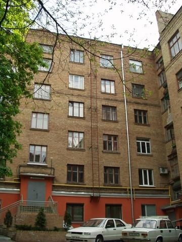 Киев, Дружбы Народов бул., 9