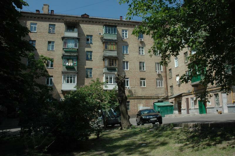 Киев, Дружбы Народов бул., 9