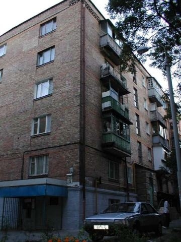 Київ, Дорогожицька вул., 15А