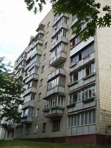 Продажа 3-комнатной квартиры 70 м², Михаила Драгомирова ул., 6Б