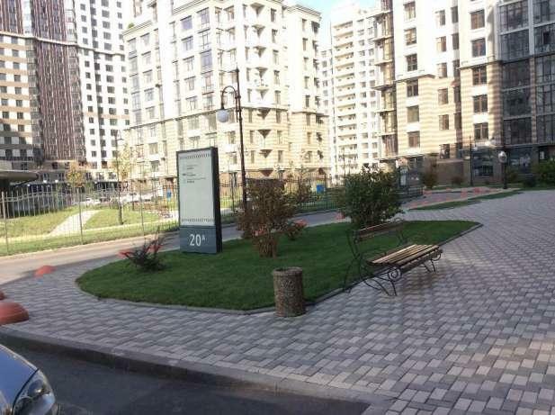 Киев, Дружбы Народов бул., 16А