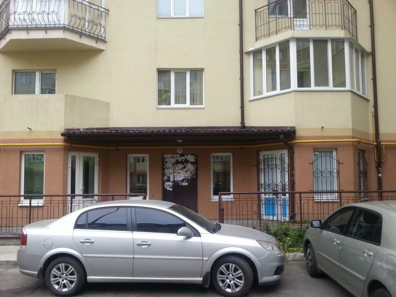 Киев, Ивана Дьяченко ул., 21