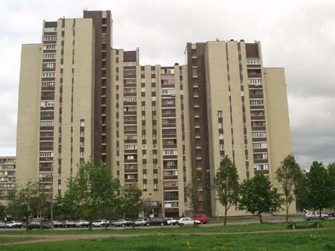 Київ, Дніпровська наб., 13