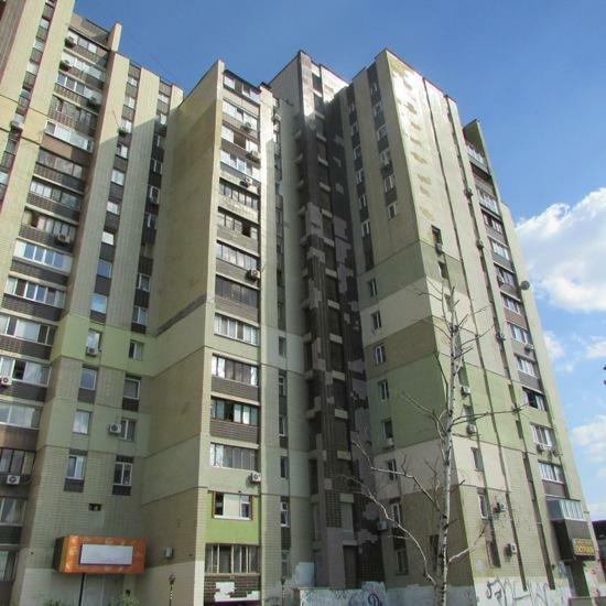 Київ, Дніпровська наб., 13