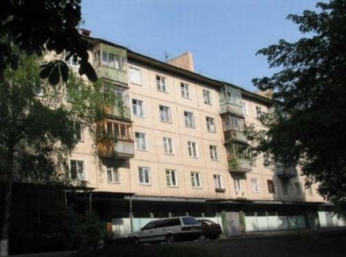 Киев, Бурмистенко ул., 11