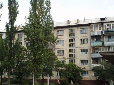 Киев, Валентина Серова ул., 34