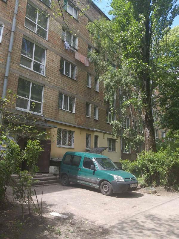 Київ, Зодчих вул., 12