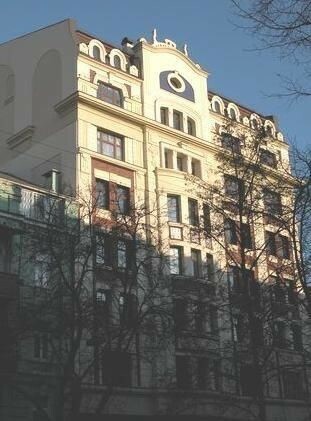 Киев, Гоголевская ул., 4
