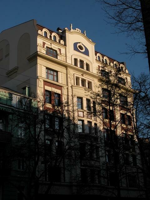 Киев, Гоголевская ул., 4