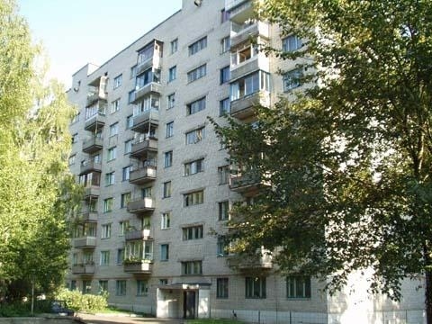 Киев, Верховинная ул., 82