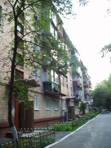 Киев, Коломыйский пер., 9