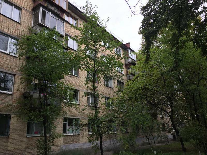 Київ, Метрологічна вул., 2