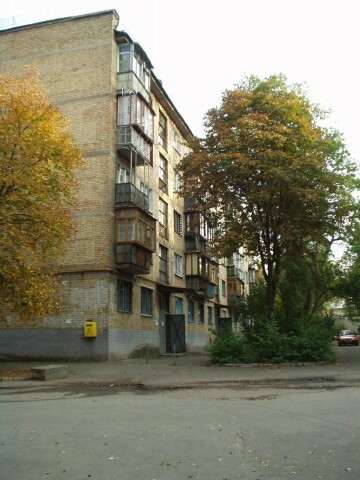 Київ, Метрологічна вул., 2