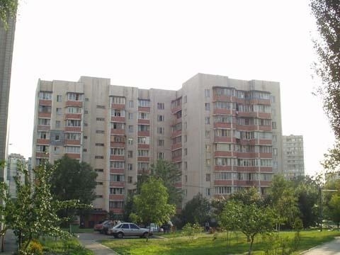 Киев, Ирпенская ул., 69