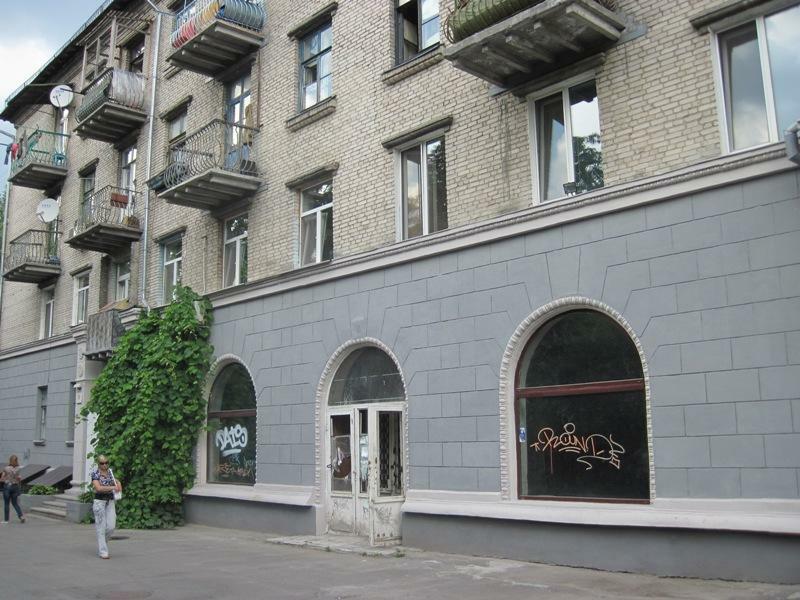 Київ, Вишгородська вул., 16