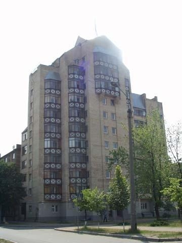 Киев, Максима Берлинского ул., 27А/9