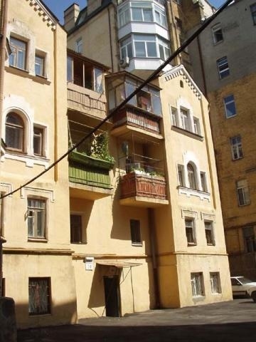 Киев, Малая Житомирская ул., 20Б