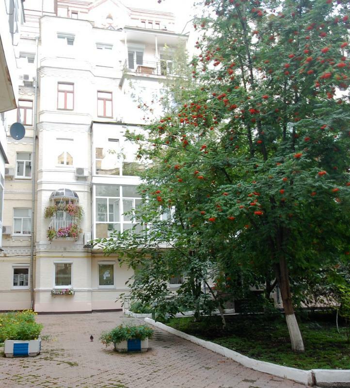 Продажа 3-комнатной квартиры 101 м², Малоподвальная ул., 12/10
