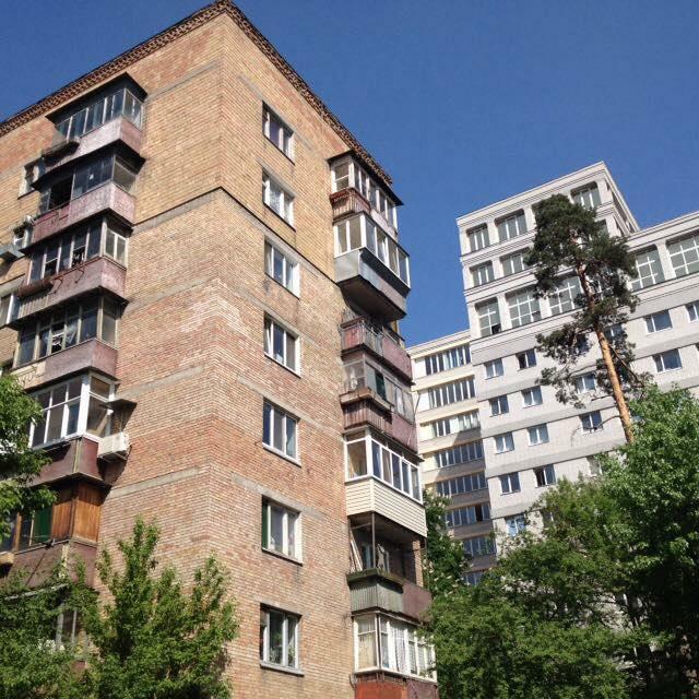 Київ, Львівська вул., 51